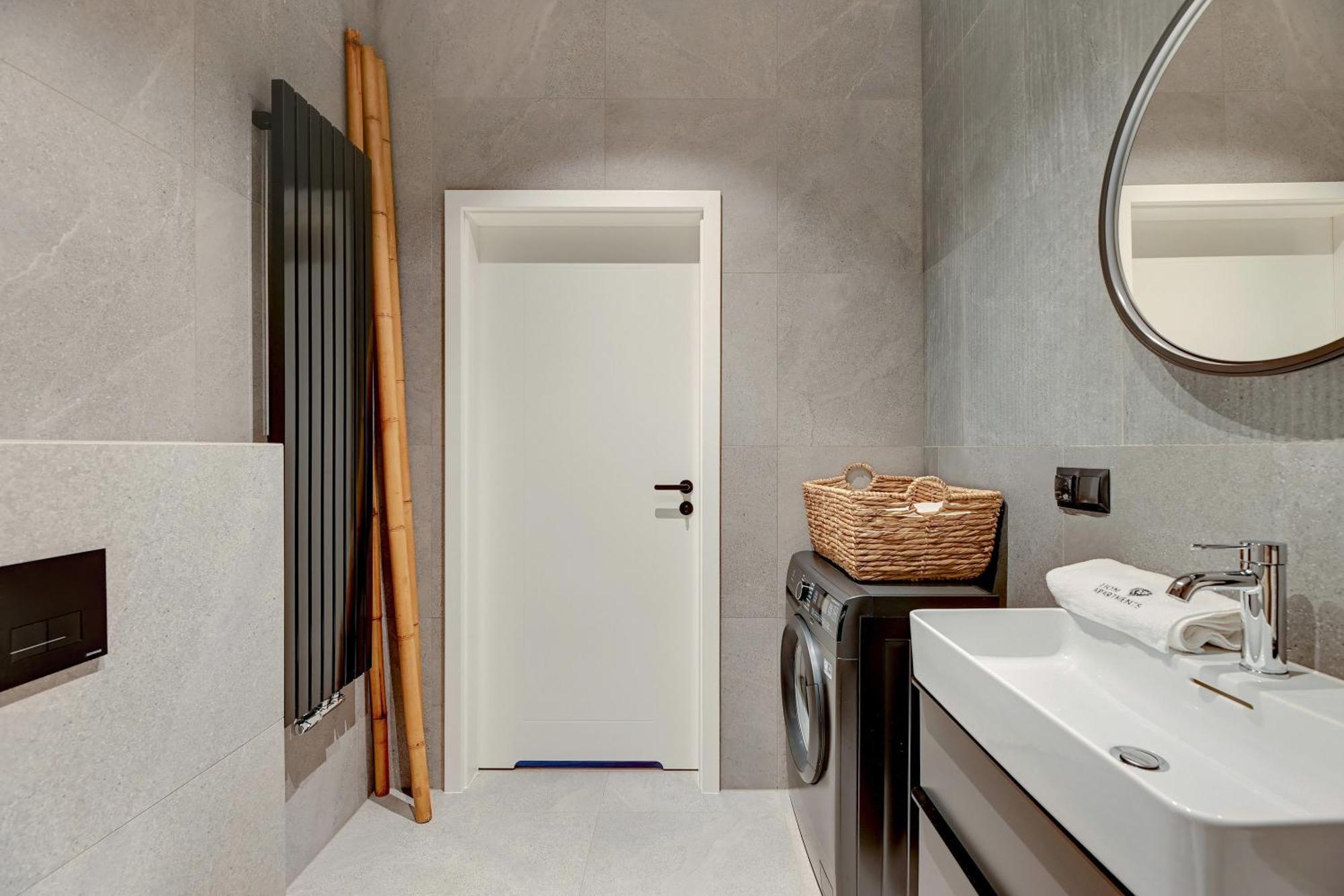 Scala City Center Apartments & Studios By Lion Apartments グダニスク エクステリア 写真