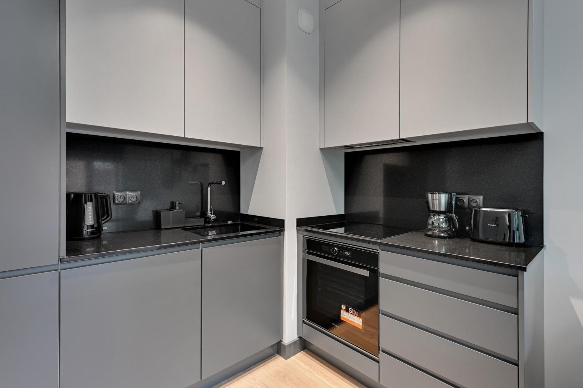 Scala City Center Apartments & Studios By Lion Apartments グダニスク エクステリア 写真