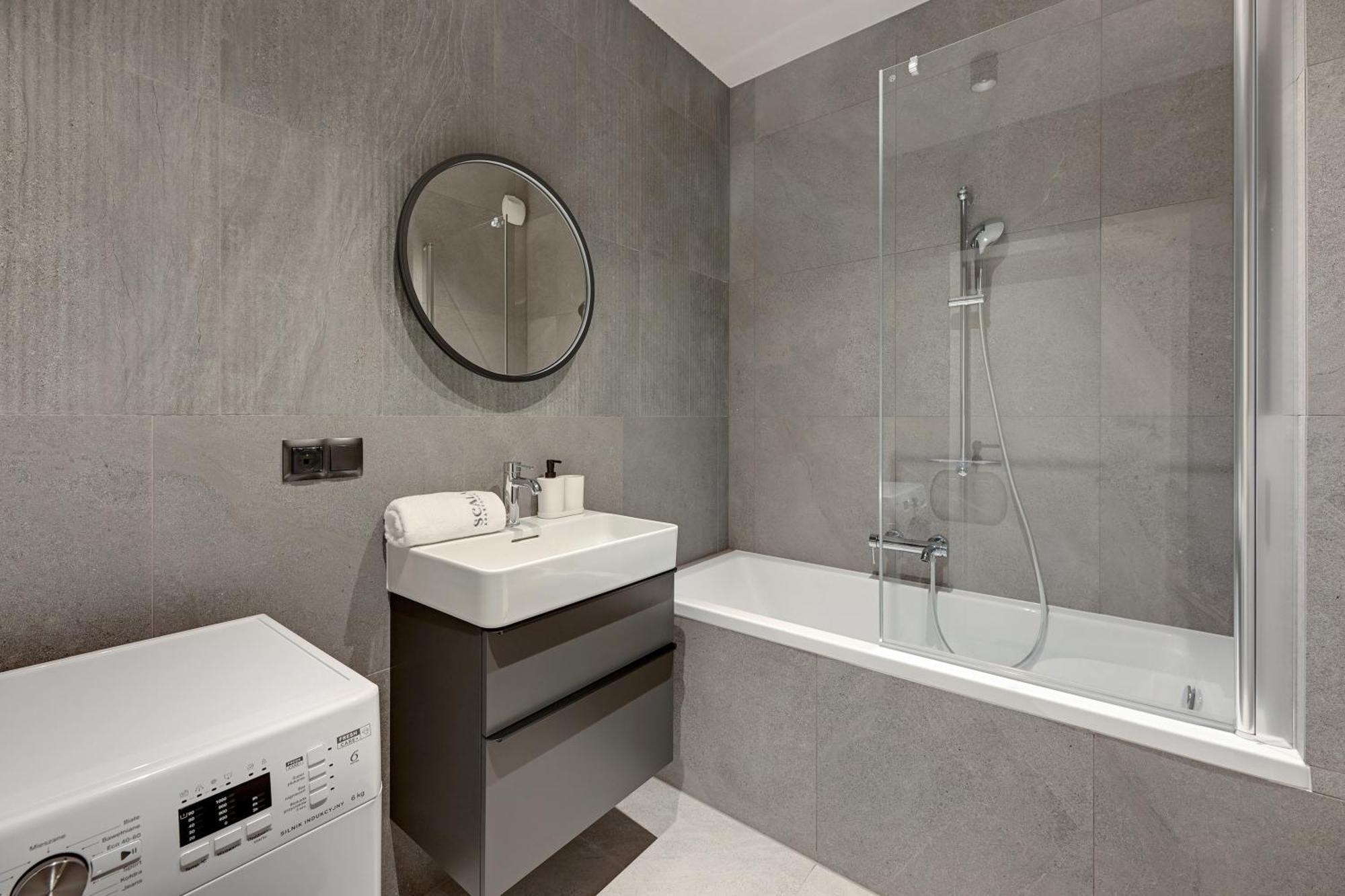 Scala City Center Apartments & Studios By Lion Apartments グダニスク エクステリア 写真